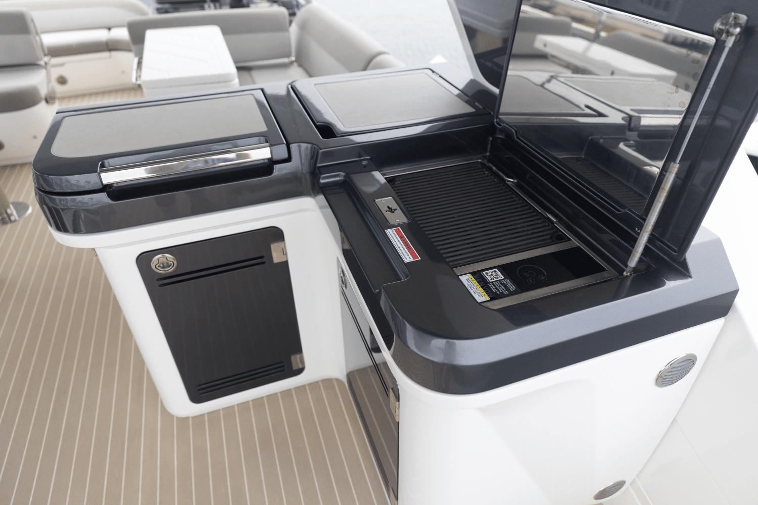 2025 Galeon
                                                             560 FLY Image Thumbnail #26