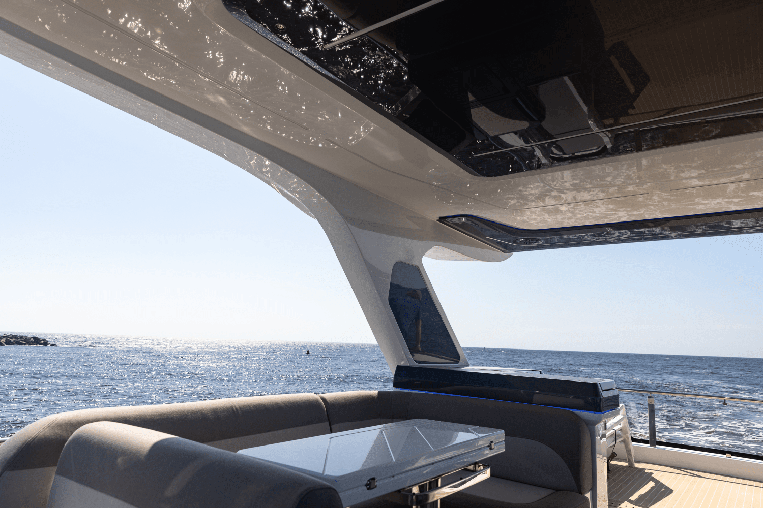 2025 Galeon
                                                             560 FLY Image Thumbnail #19