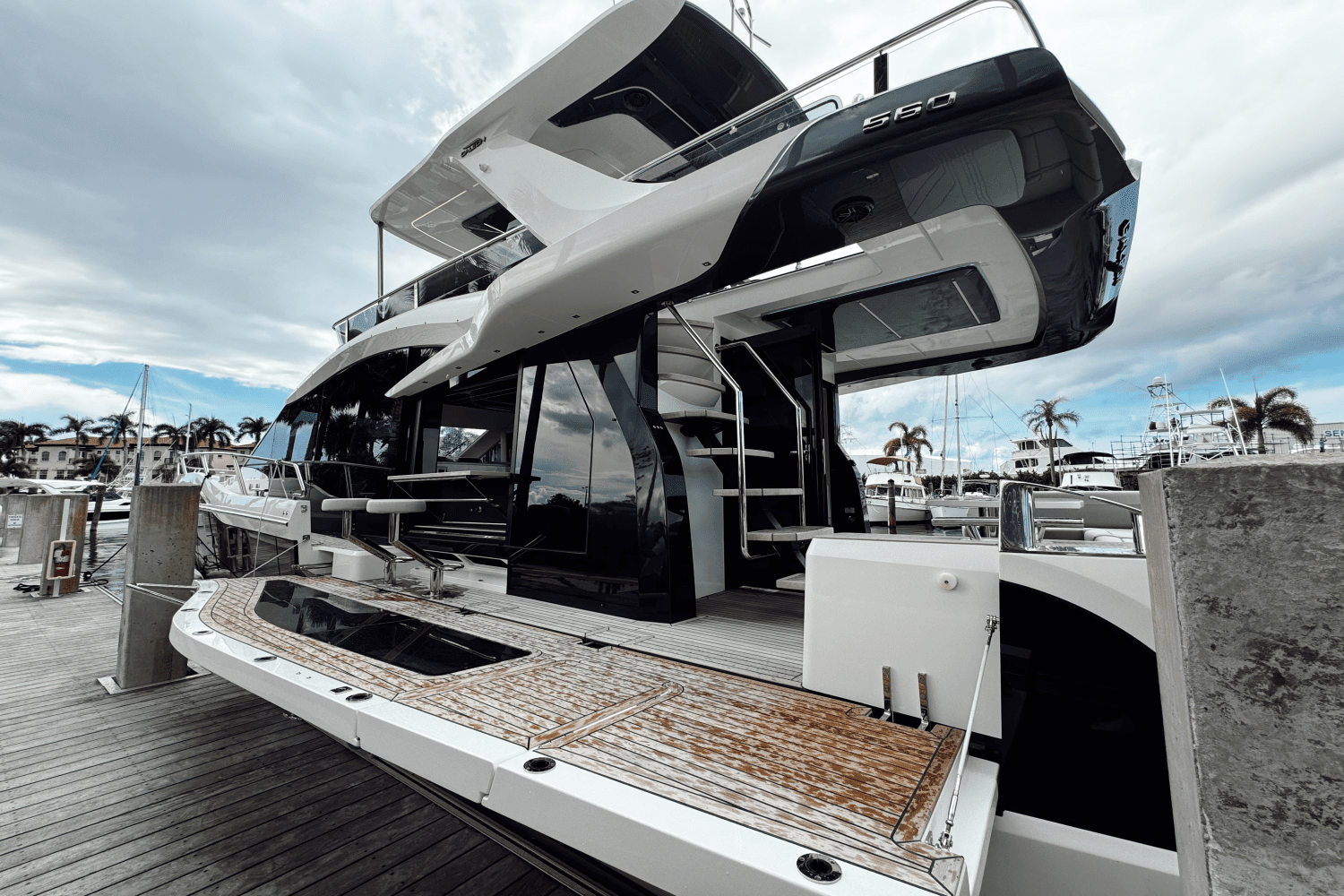 2024 Galeon 560 FLY Image Thumbnail #1