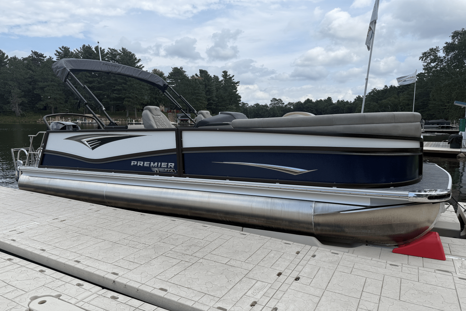 2024 Premier 230 Intrigue Image Thumbnail #2