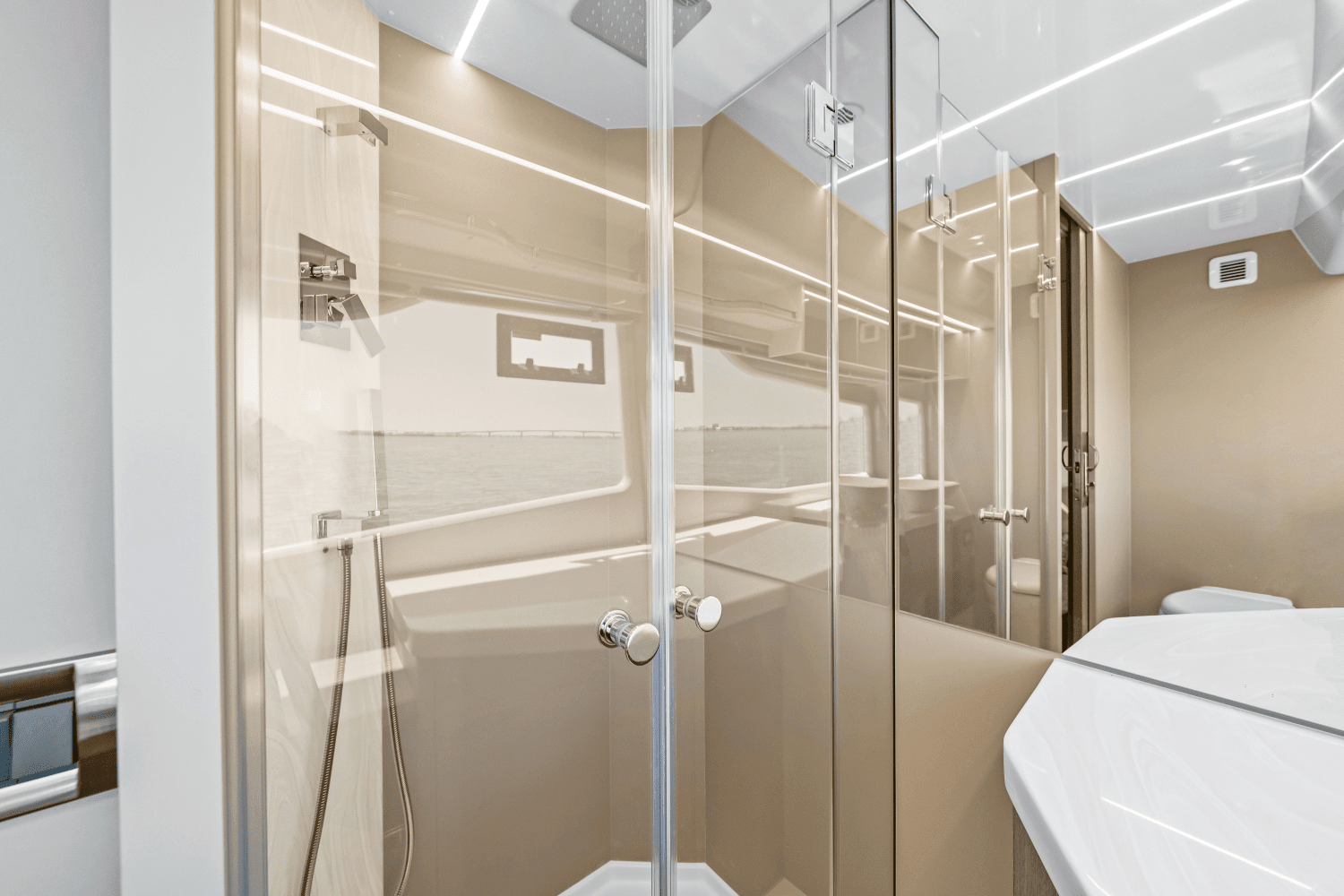 2025 Galeon 440 FLY Image Thumbnail #98