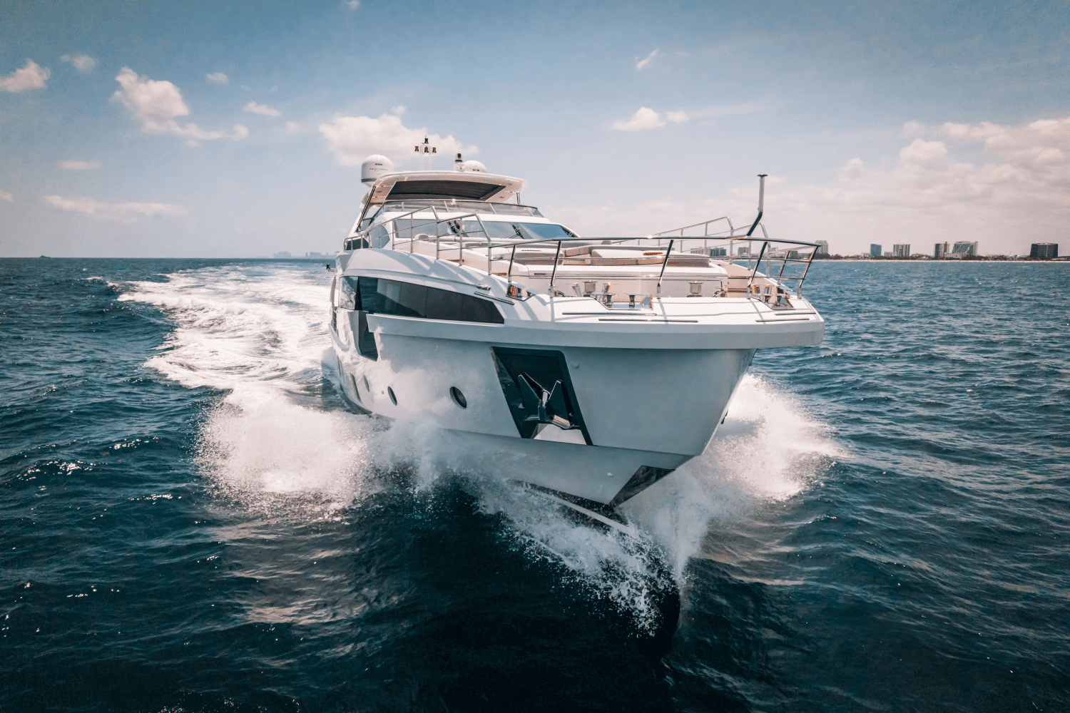 2025 Azimut Grande 32M Image Thumbnail #3