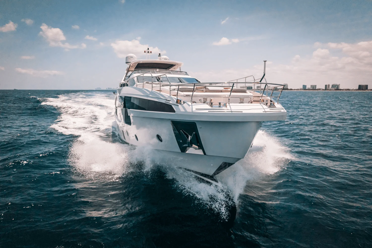 2025 Azimut Grande 32M Image Thumbnail #3