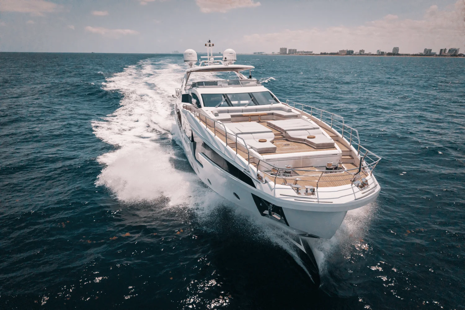 2025 Azimut Grande 32M Image Thumbnail #4