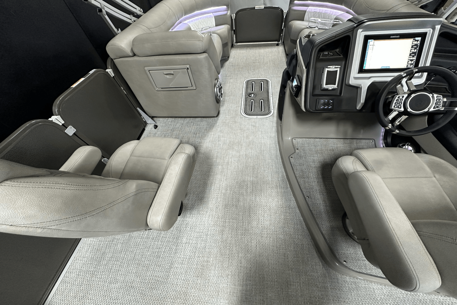 2024 Premier 230 Intrigue Image Thumbnail #11