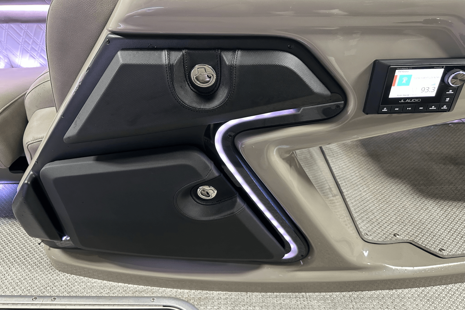 2024 Premier 230 Intrigue Image Thumbnail #20