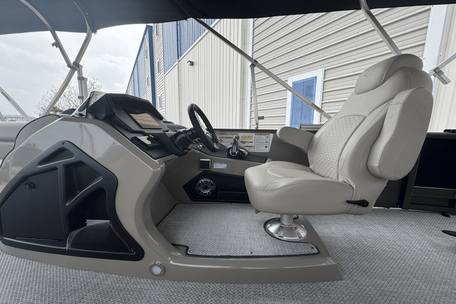 2023 Premier 250 Solaris Image Thumbnail #4