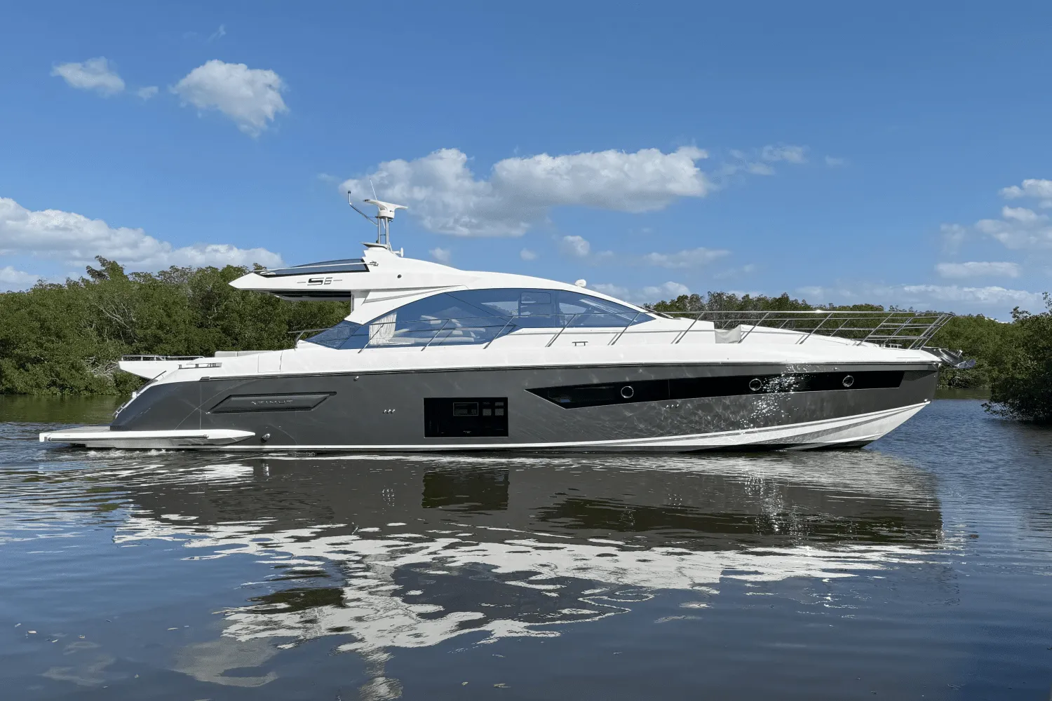 2025 Azimut S6 Image Thumbnail #0