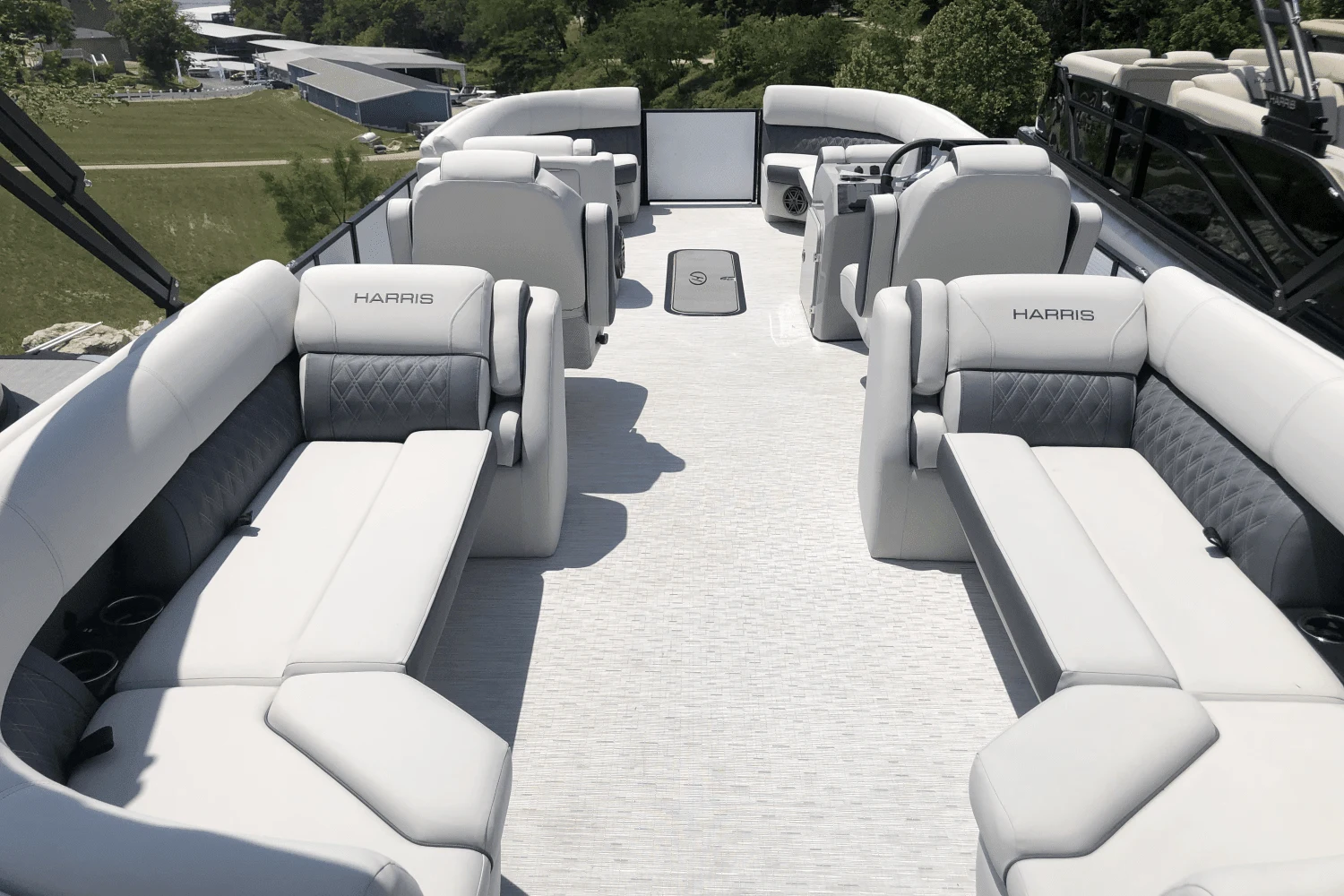 2023 Harris
                                                             Sunliner 250 Image Thumbnail #18