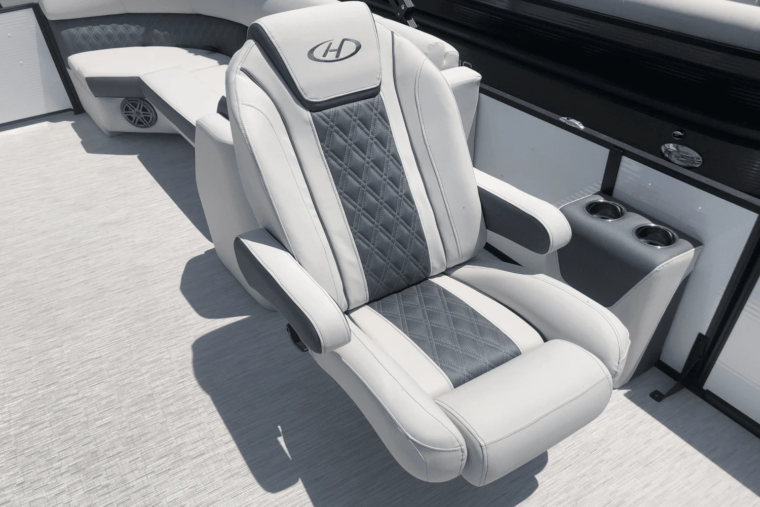 2023 Harris
                                                             Sunliner 250 Image Thumbnail #8