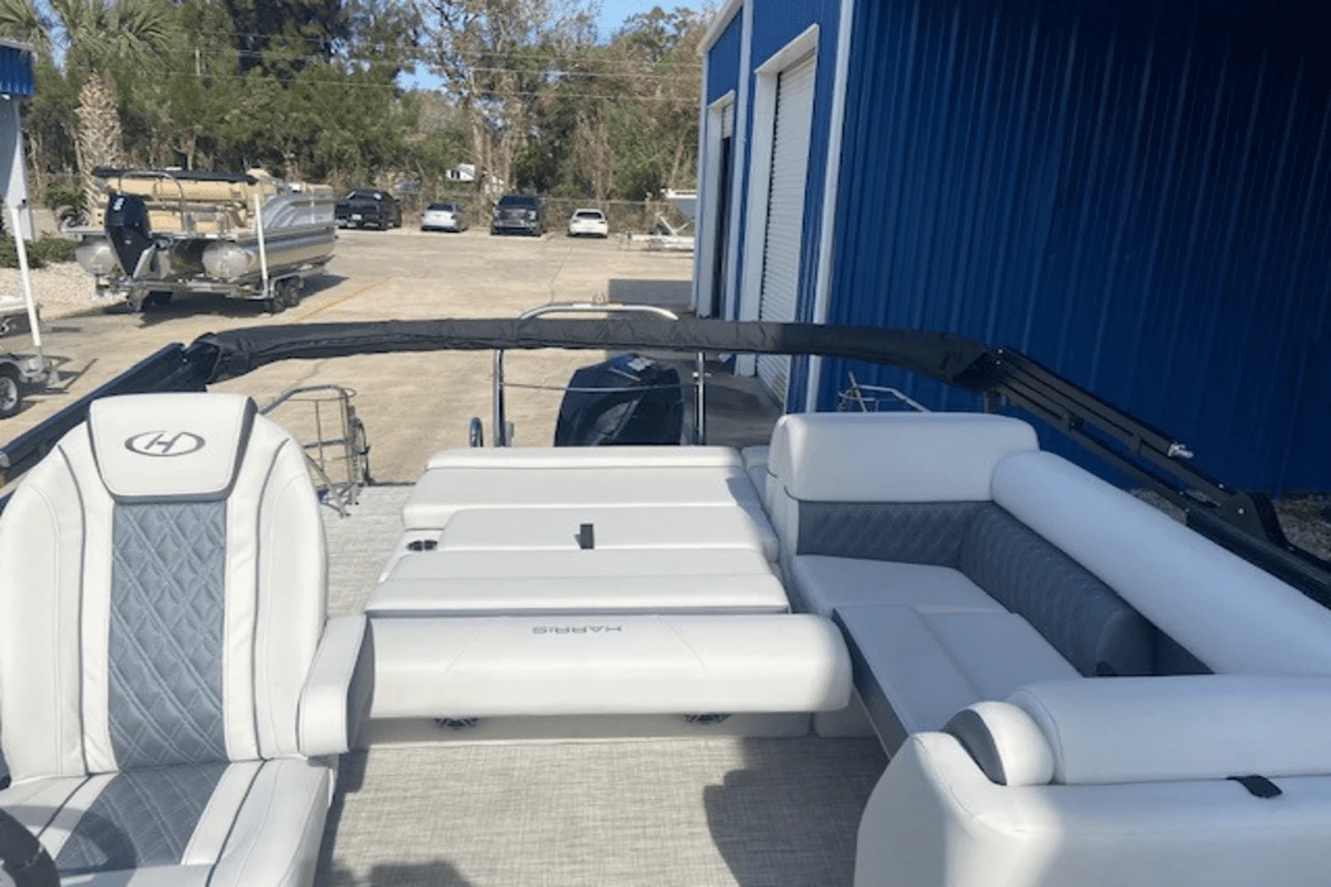 2023 Harris
                                                             Sunliner 230 Image Thumbnail #11