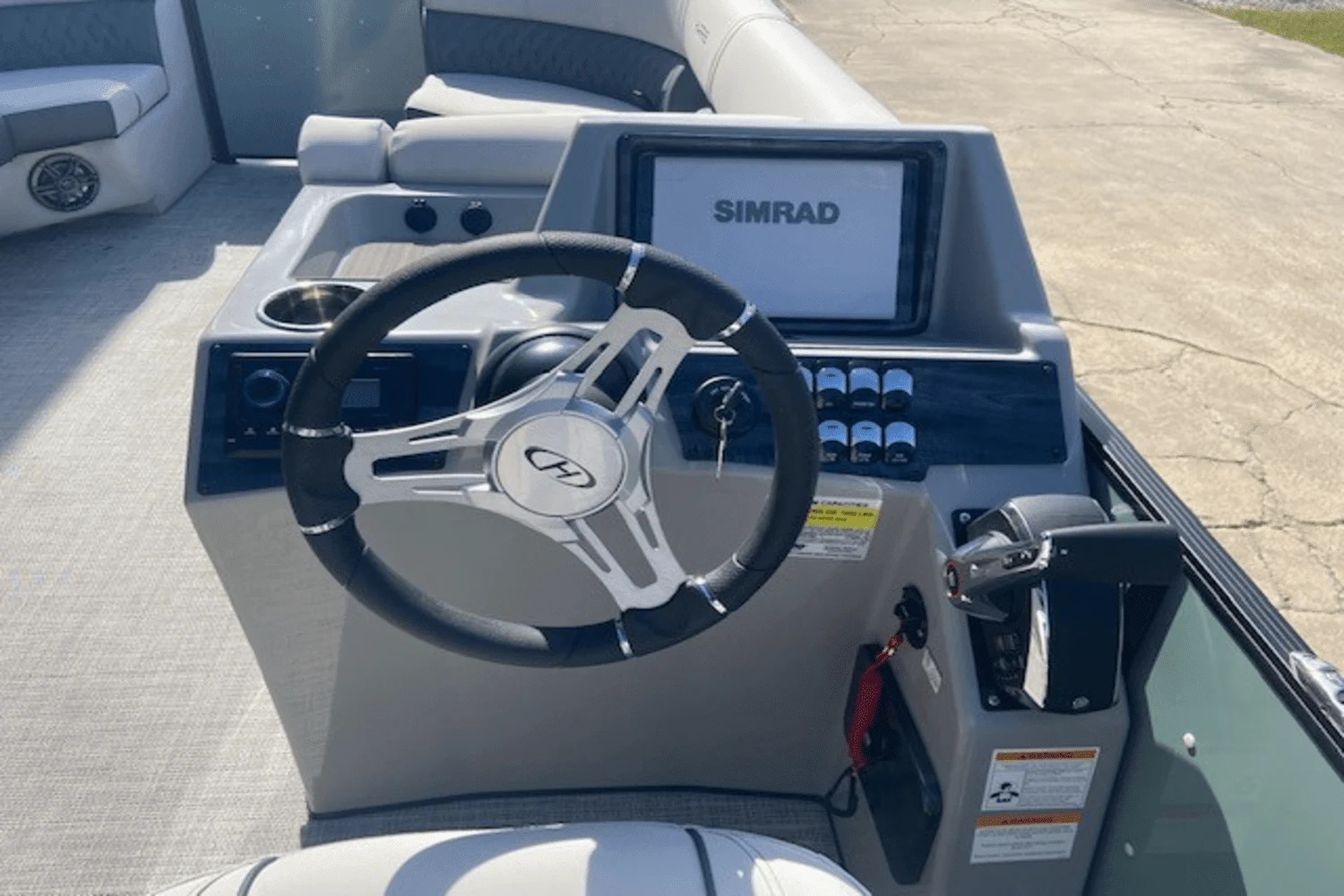 2023 Harris
                                                             Sunliner 230 Image Thumbnail #9