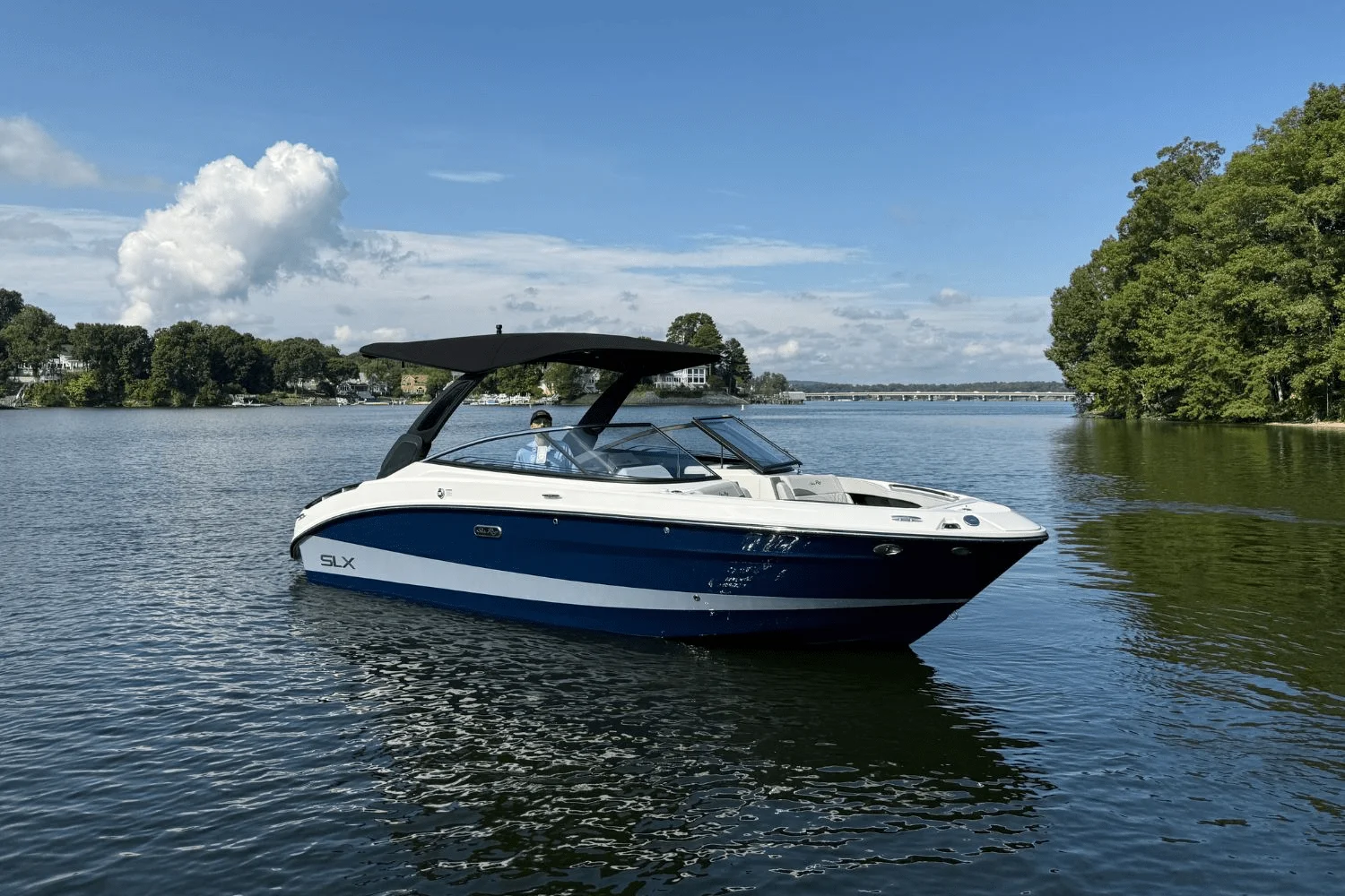 2024 Sea Ray SLX 260 Surf Image Thumbnail #2