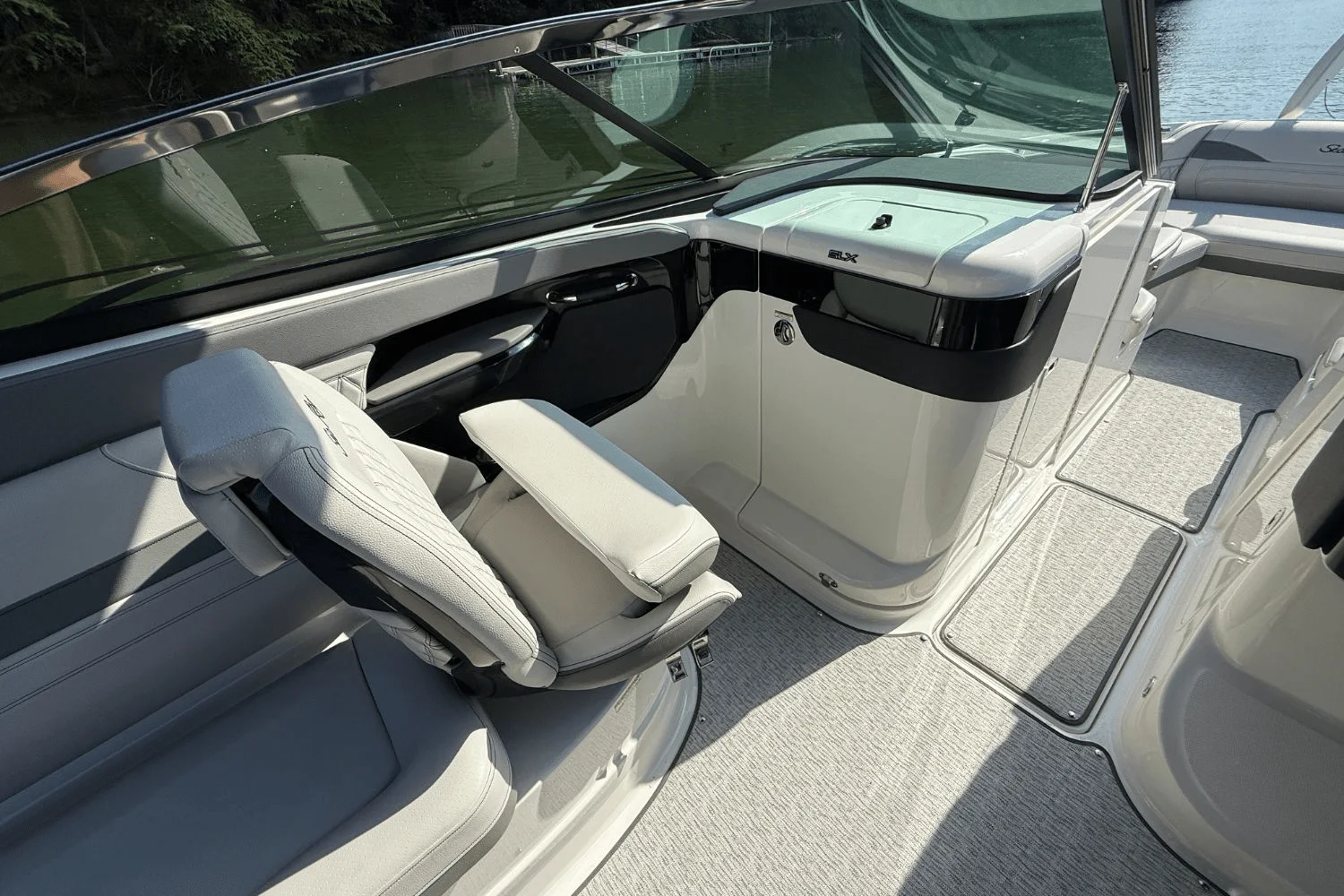 2024 Sea Ray SLX 260 Surf Image Thumbnail #23