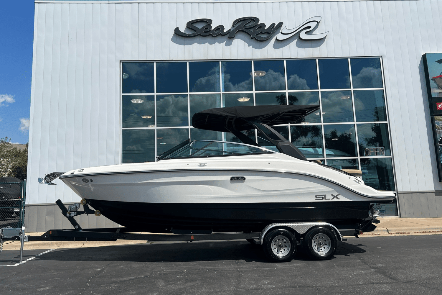 2024 Sea Ray SLX 260