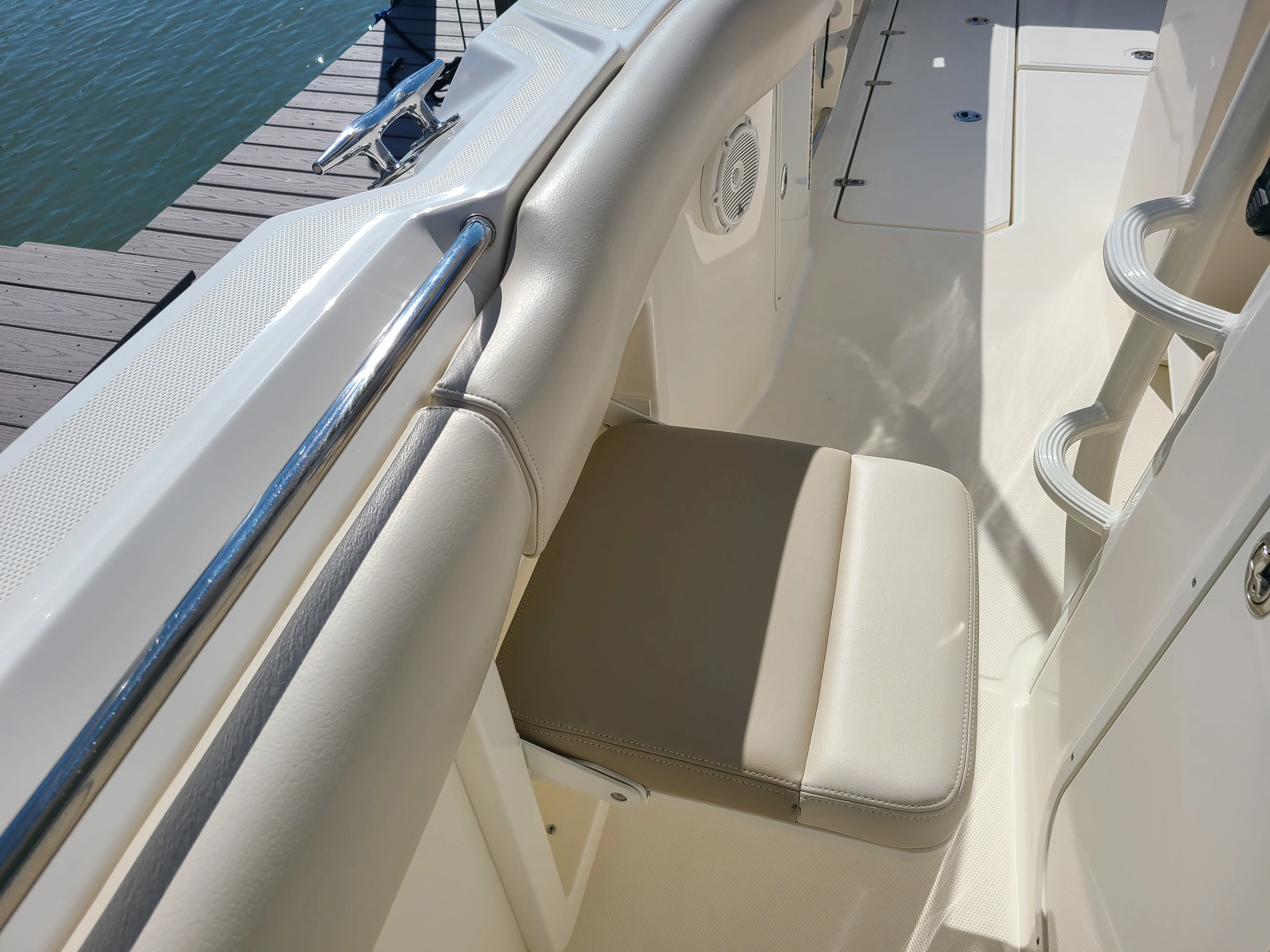2022 Boston Whaler
                                                             330 Outrage Image Thumbnail #19