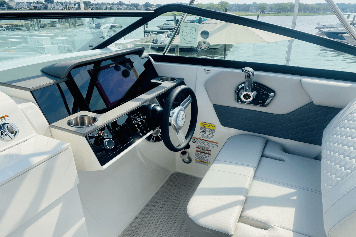 2024 Sea Ray
                                                             SDX 250 Outboard Image Thumbnail #19