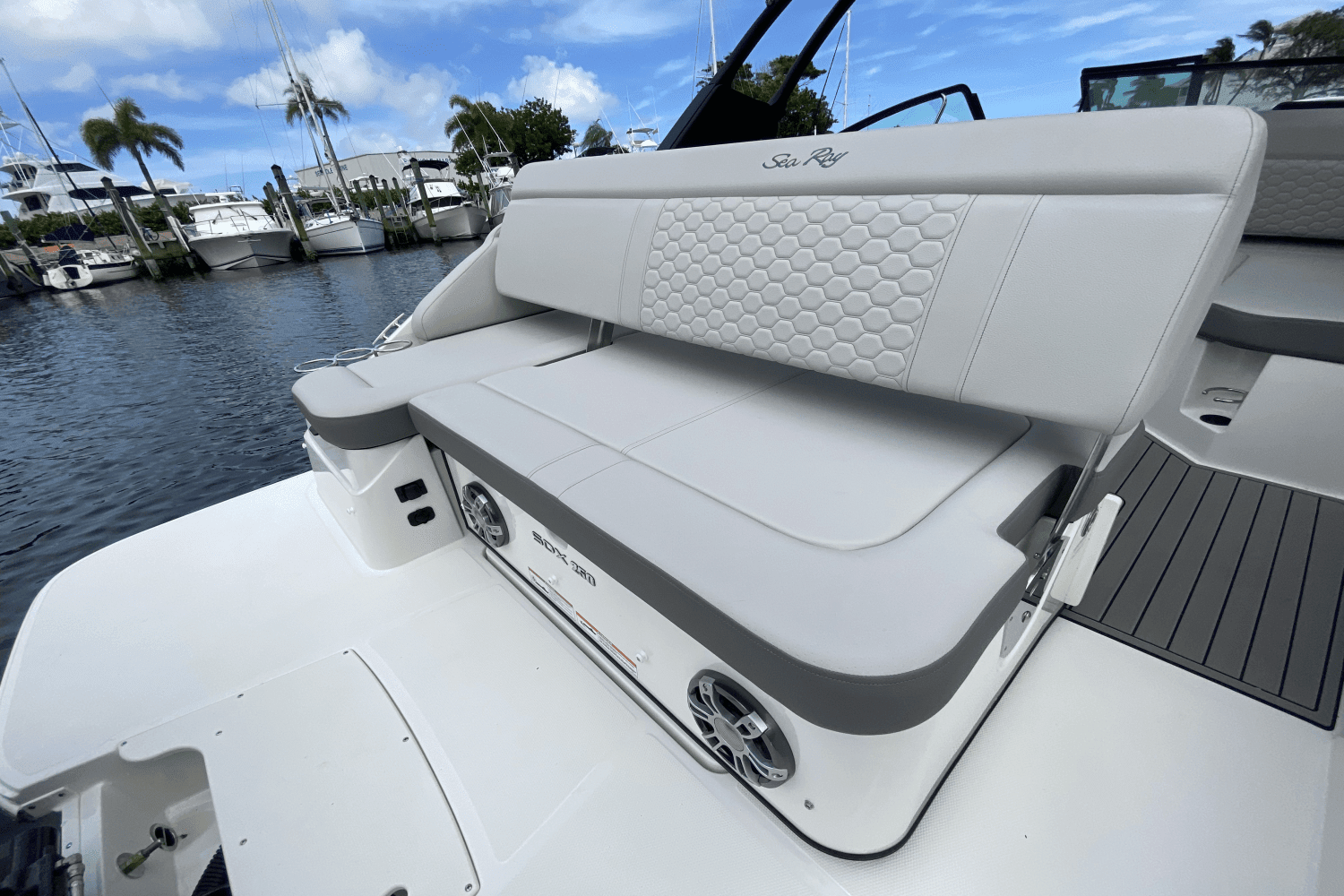 2024 Sea Ray
                                                             SDX 250 Outboard Image Thumbnail #6