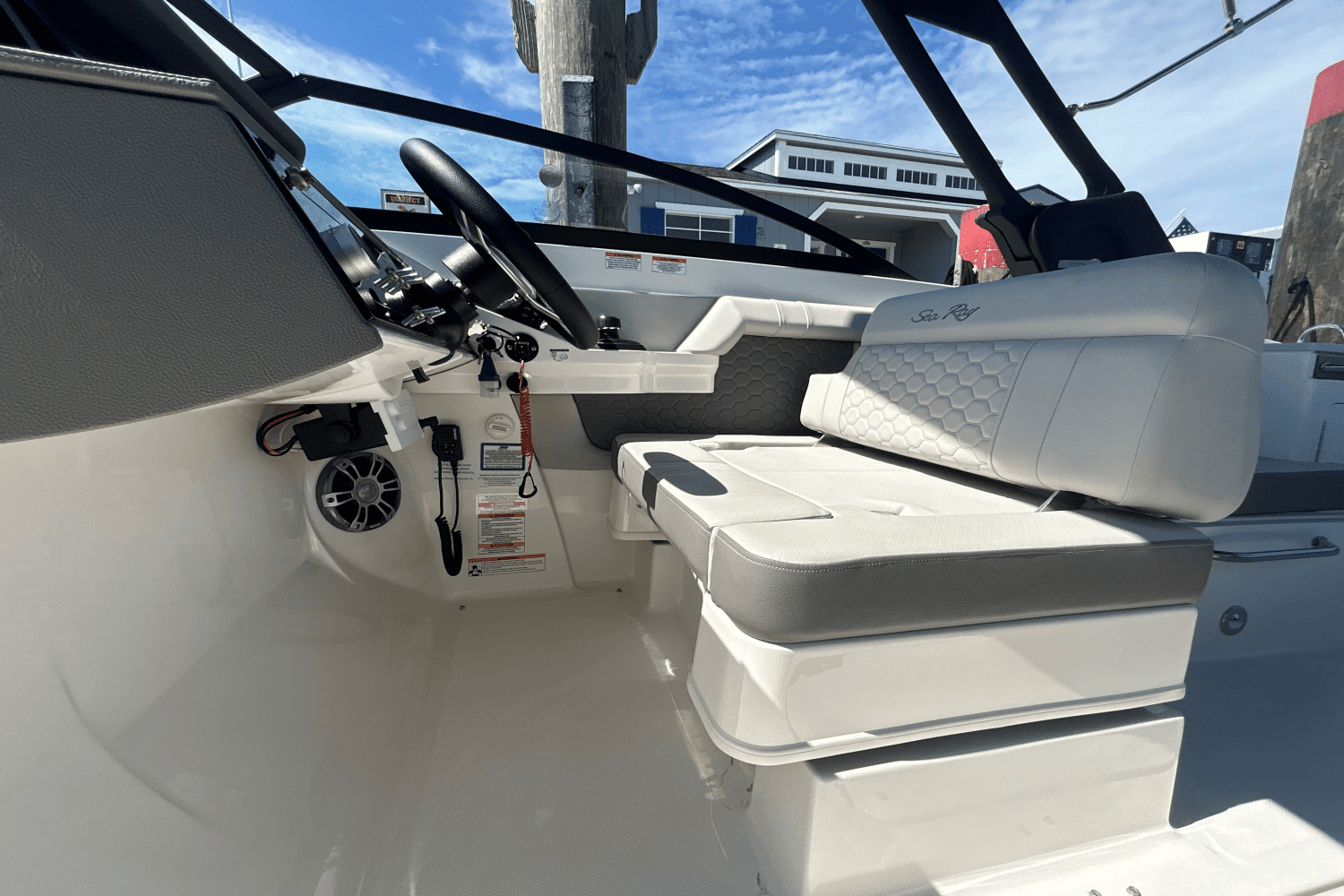 2024 Sea Ray SDX 290 Outboard Image Thumbnail #9