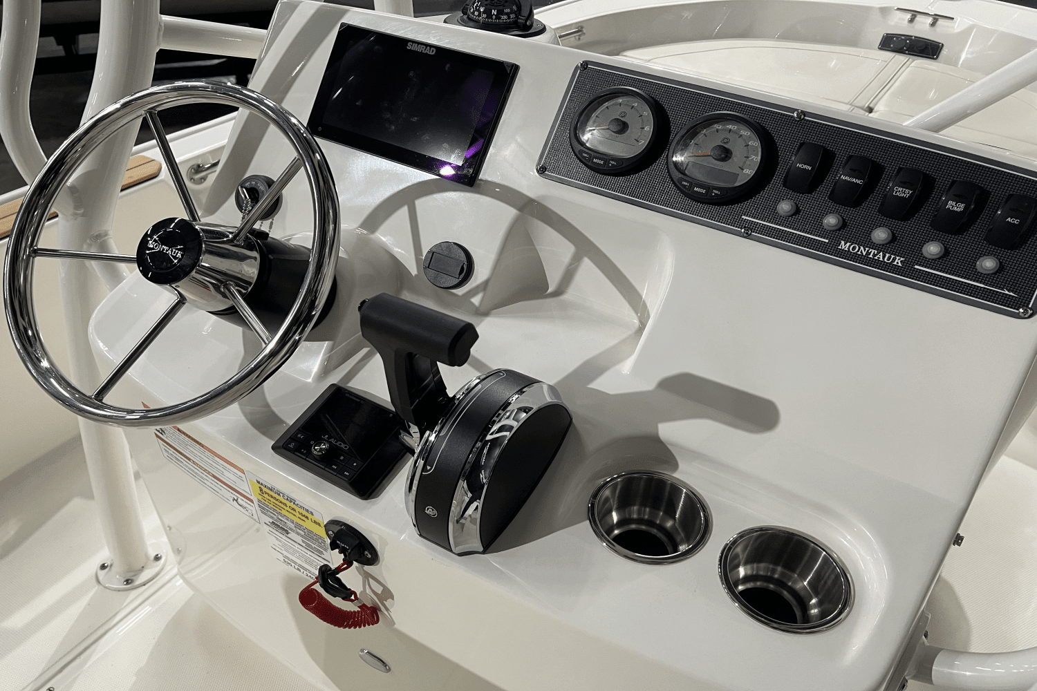 2024 Boston Whaler 190 Montauk Image Thumbnail #5