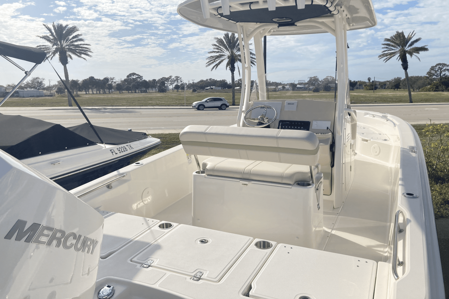 2024 Boston Whaler 250 Dauntless Image Thumbnail #4