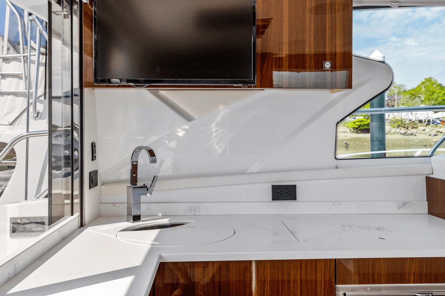 2023 Cruisers Yachts
                                                             42 Cantius Image Thumbnail #19