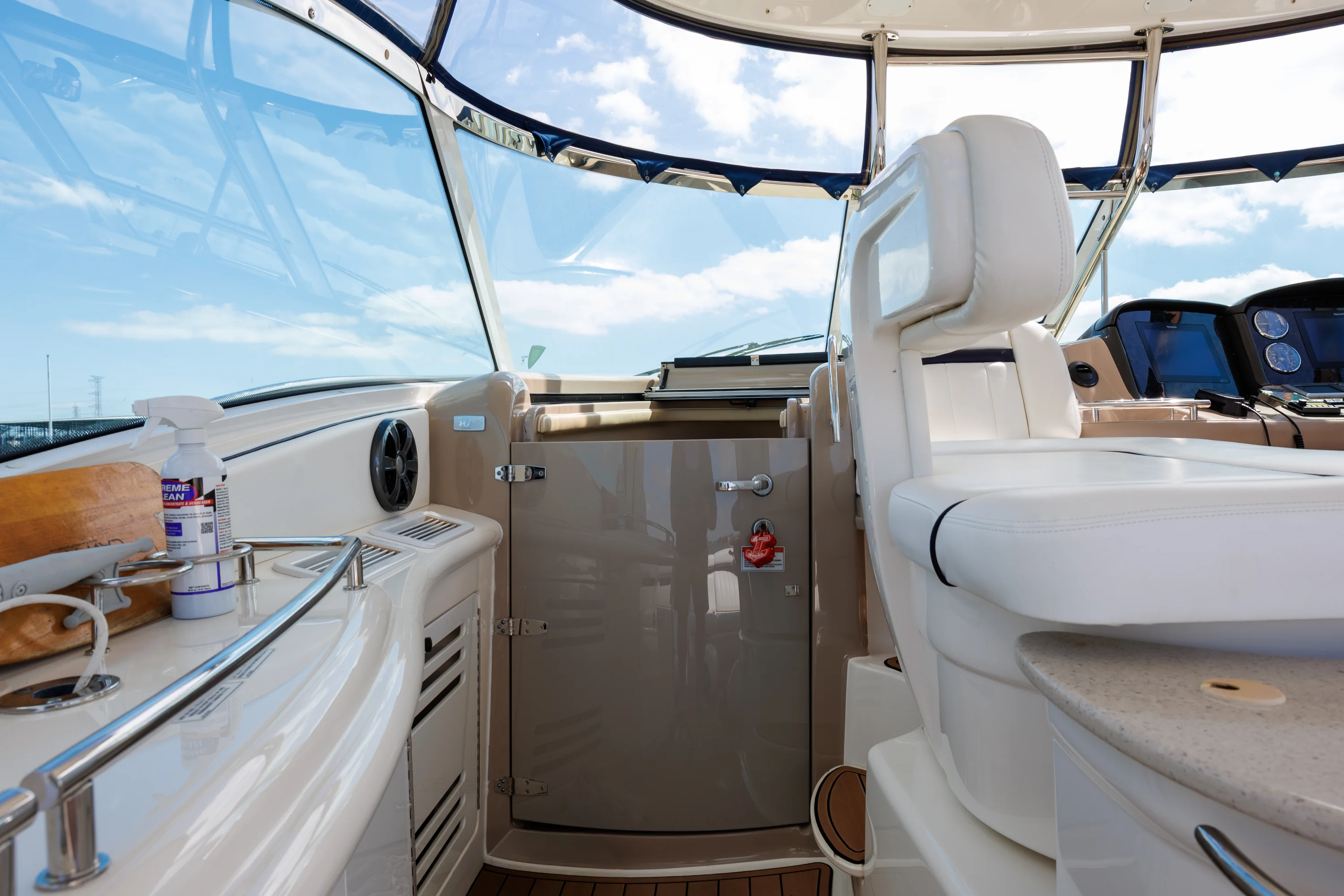 2009 Sea Ray 52 SUNDANCER Image Thumbnail #16