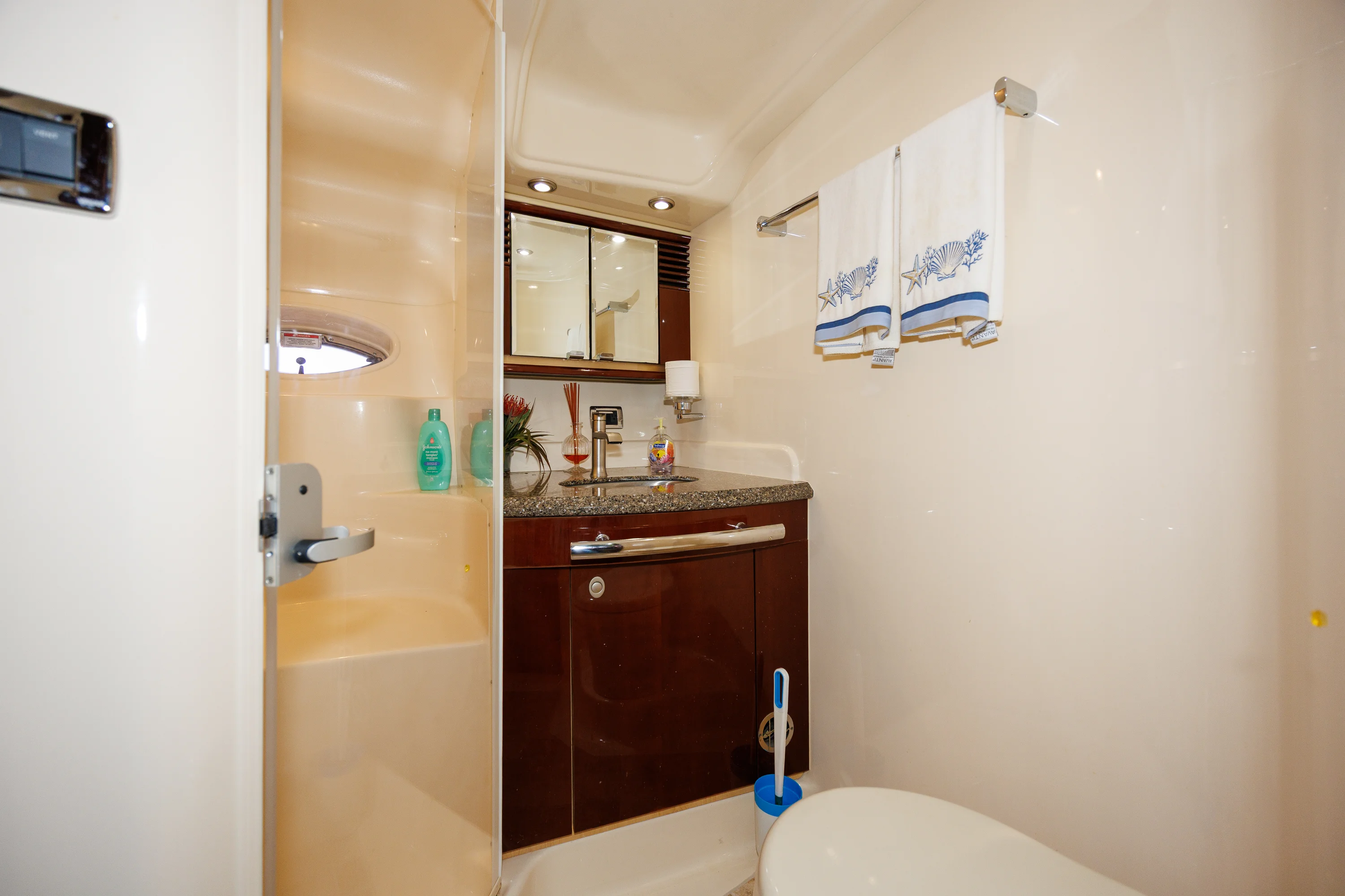 2009 Sea Ray 52 SUNDANCER Image Thumbnail #32