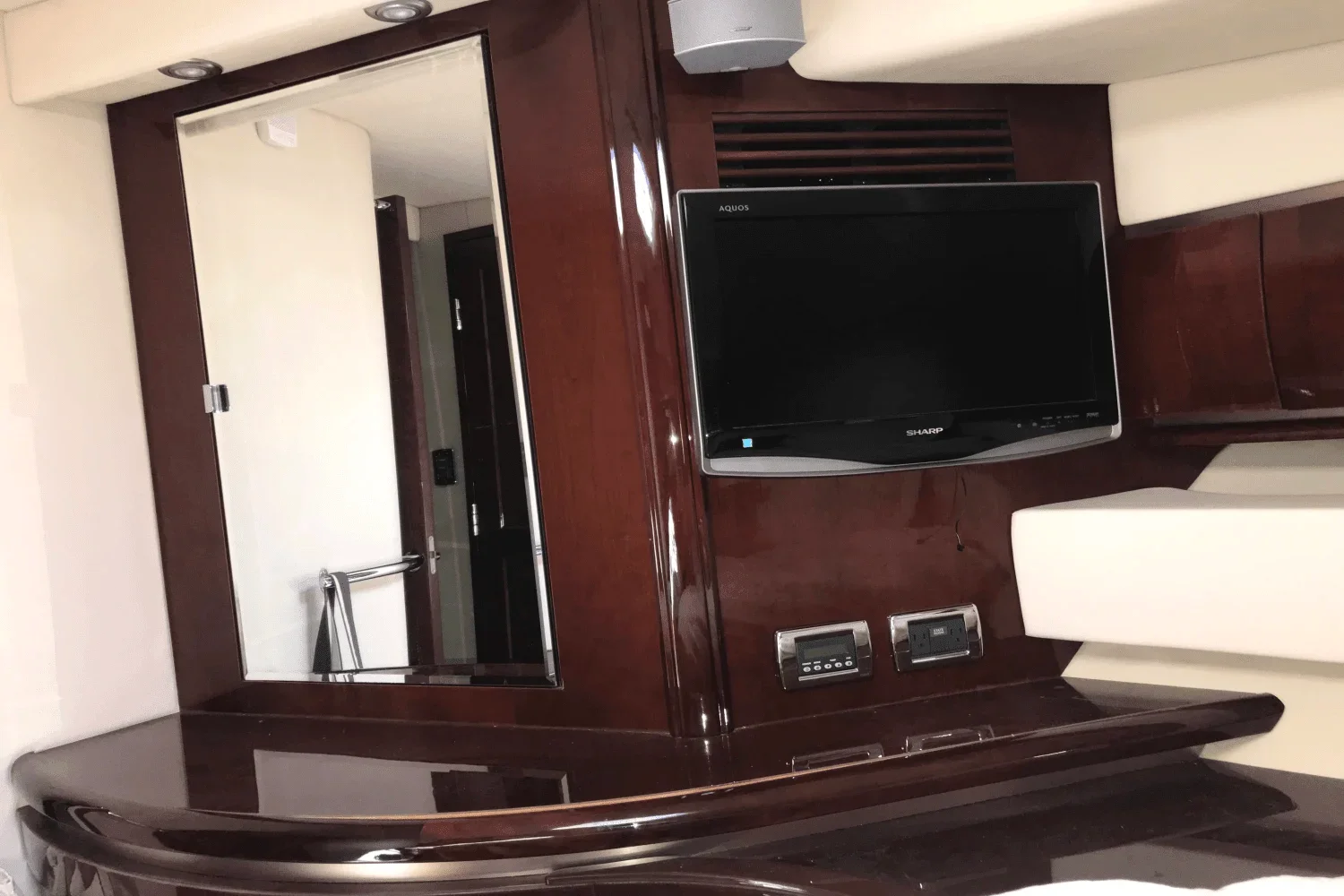 2009 Sea Ray 52 SUNDANCER Image Thumbnail #28