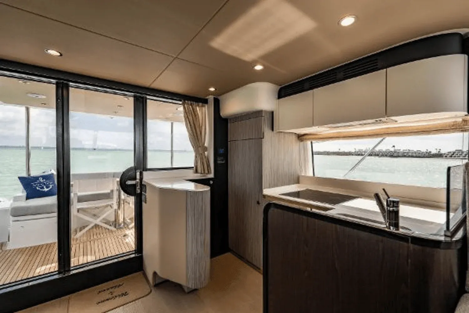 2022 Azimut FLY Image Thumbnail #7