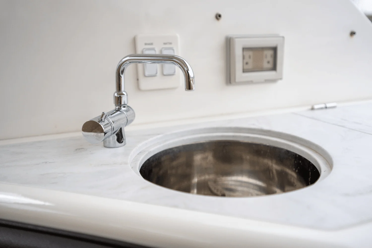 2022 Sea Ray 320 SUNDANCER OB Image Thumbnail #26