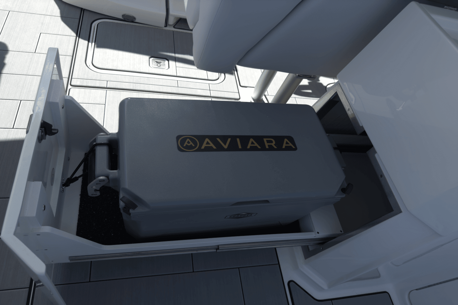 2023 Aviara
                                                             AV32 Outboard Image Thumbnail #11