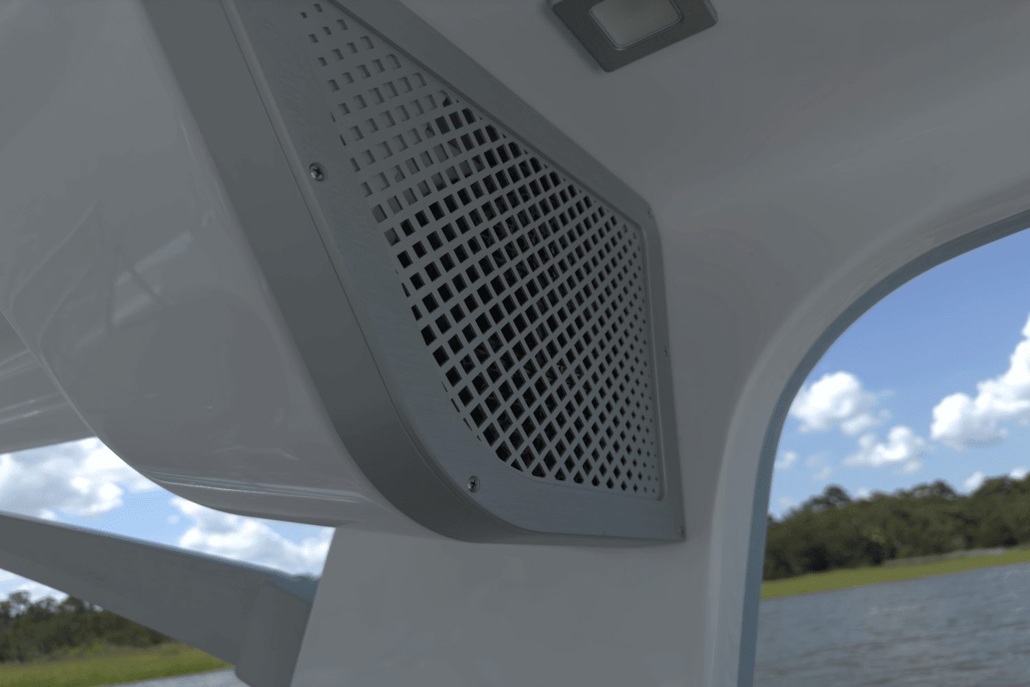 2023 Aviara
                                                             AV32 Outboard Image Thumbnail #15