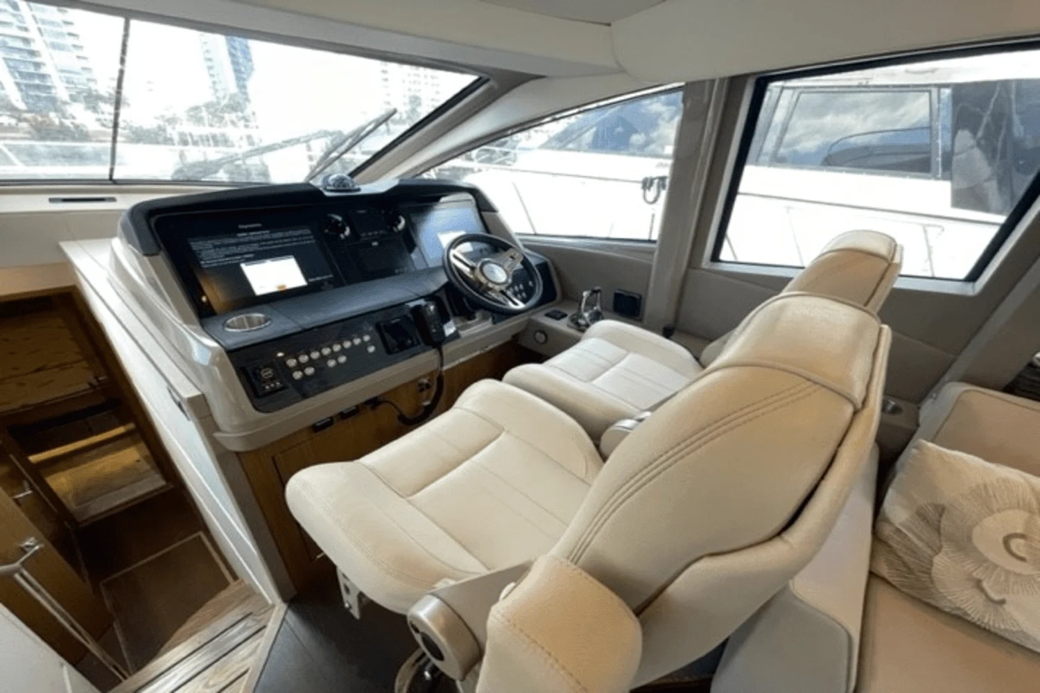 2018 Sea Ray
                                                             L550FLY Image Thumbnail #43