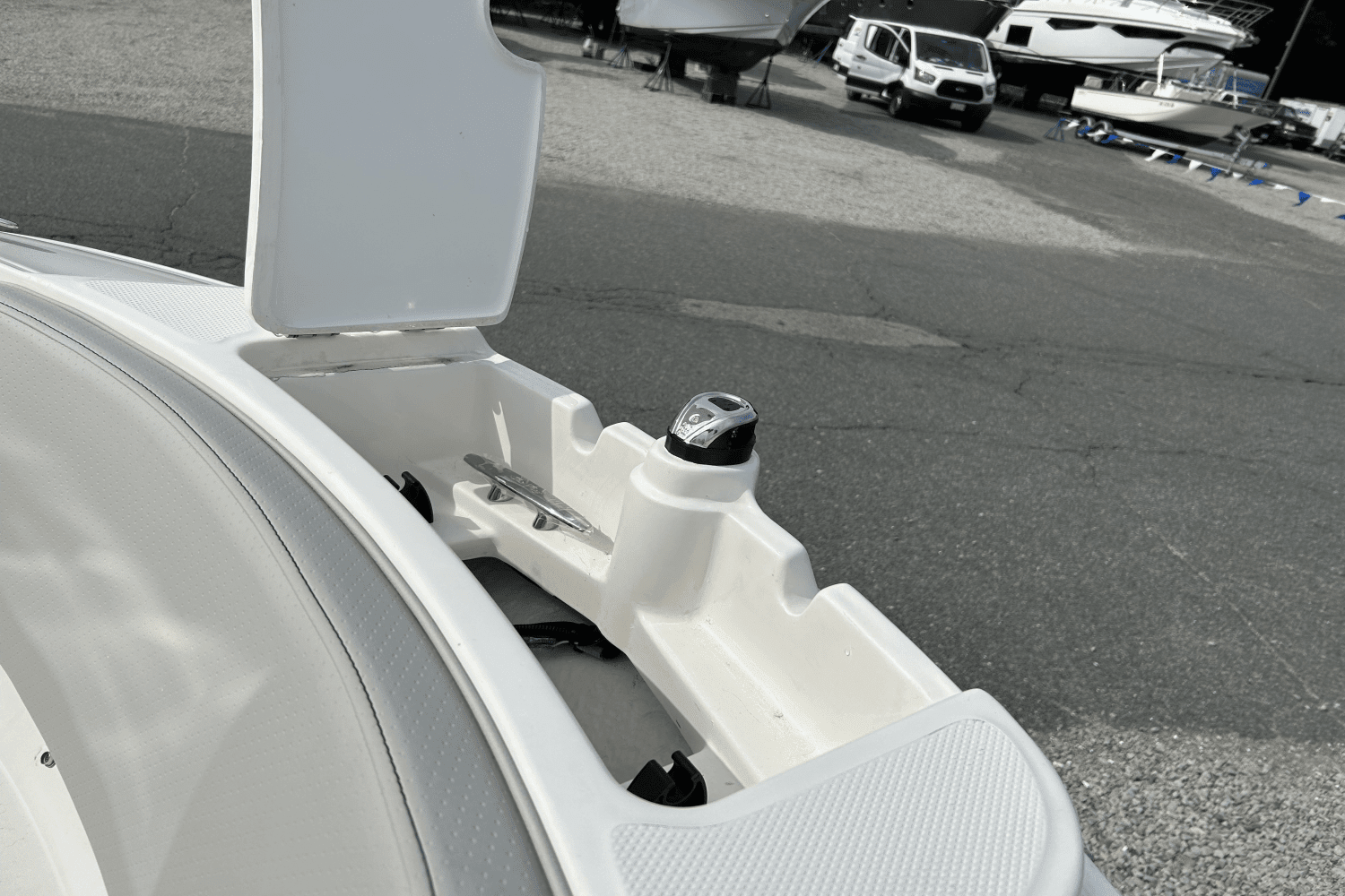 2024 Sea Ray SPX 210 Outboard Image Thumbnail #14