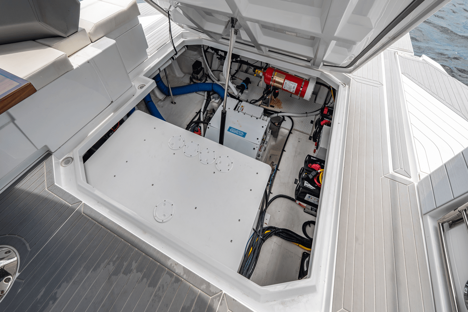2024 Cruisers Yachts 42 GLS Outboard Image Thumbnail #38
