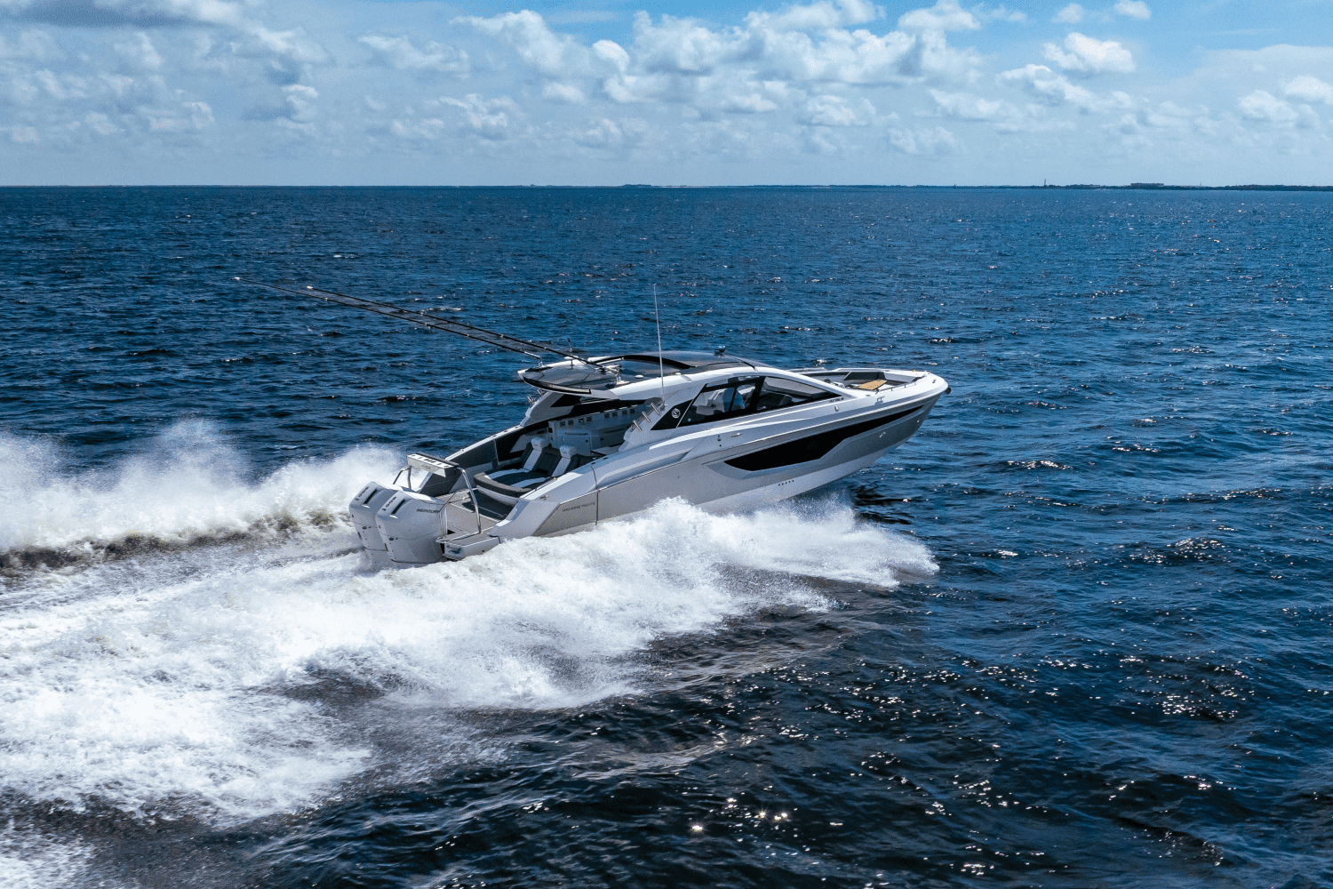 2024 Cruisers Yachts 42 GLS Outboard Image Thumbnail #15