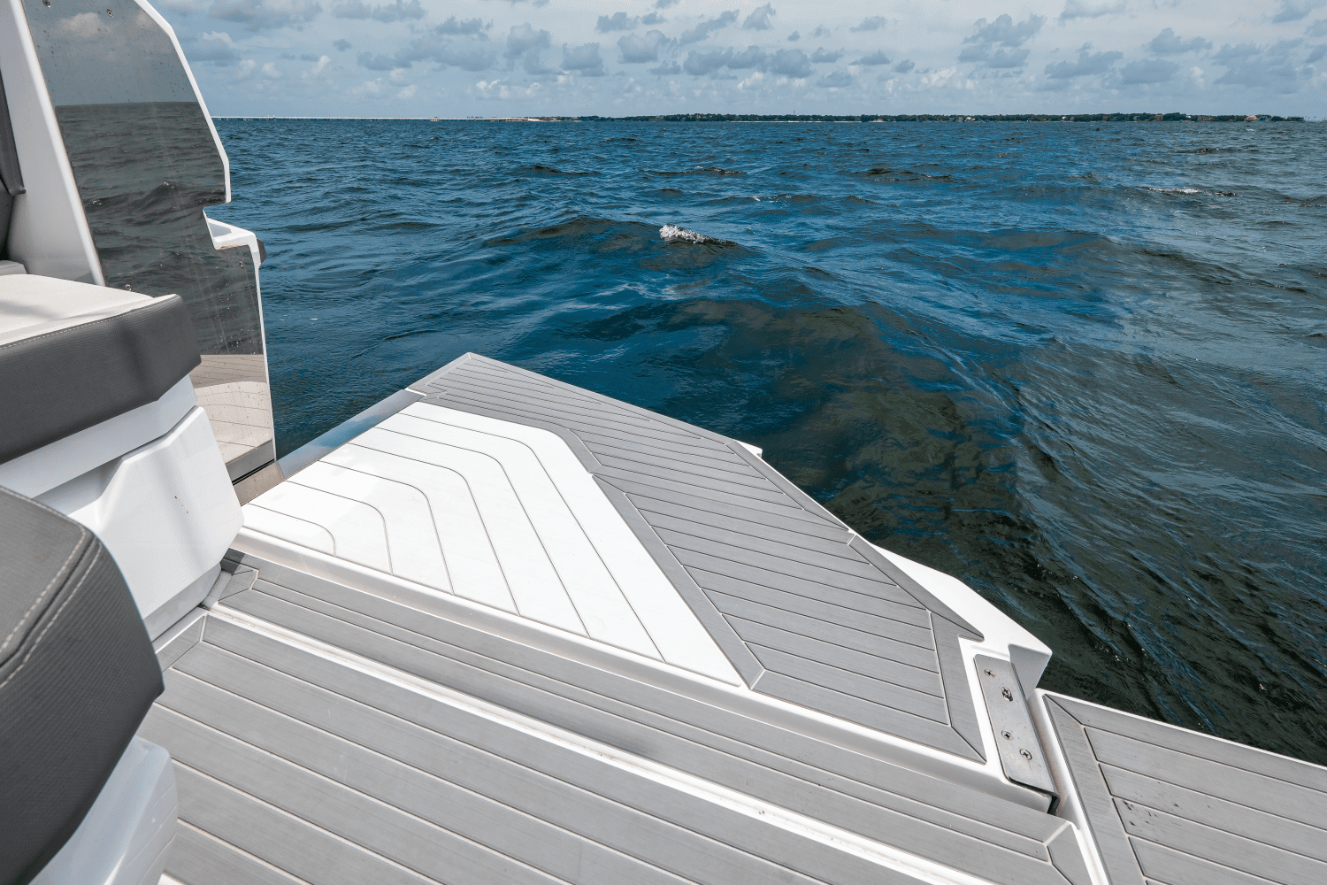 2024 Cruisers Yachts 42 GLS Outboard Image Thumbnail #31