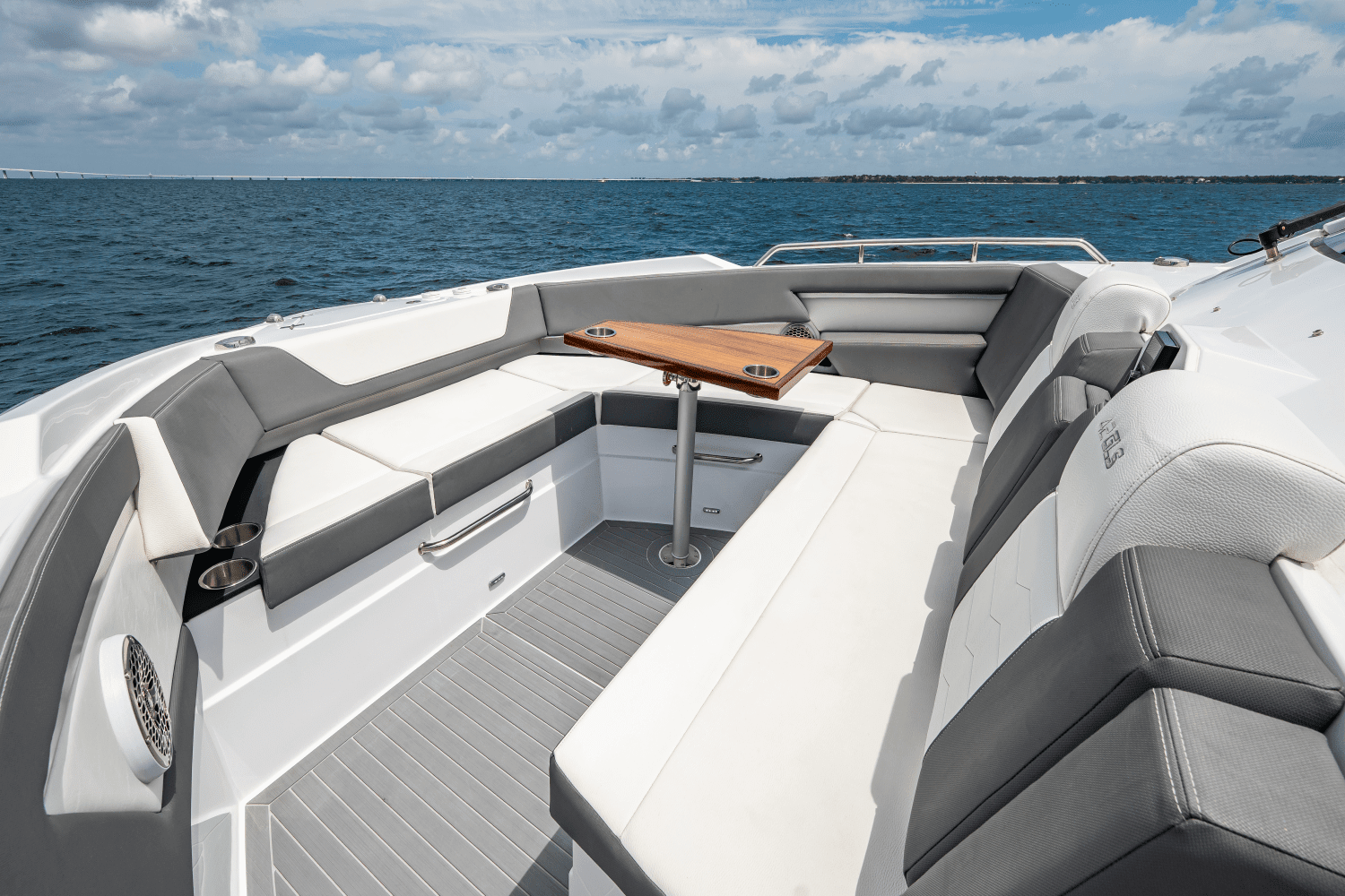 2024 Cruisers Yachts 42 GLS Outboard Image Thumbnail #68