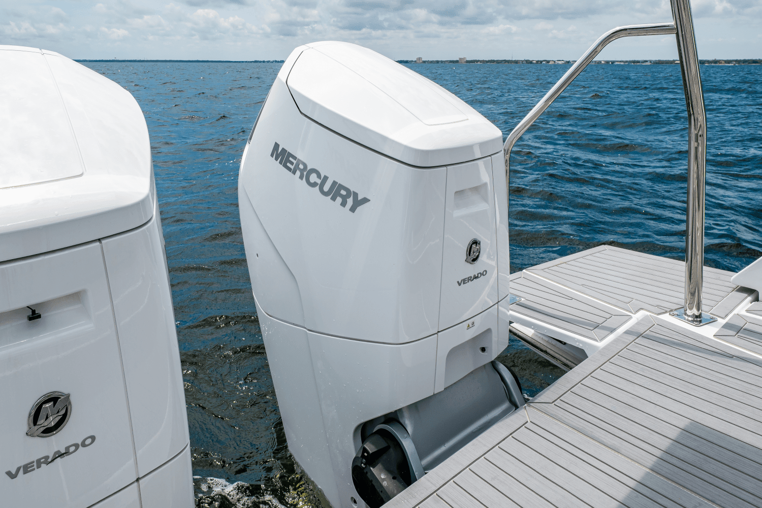 2024 Cruisers Yachts 42 GLS Outboard Image Thumbnail #29