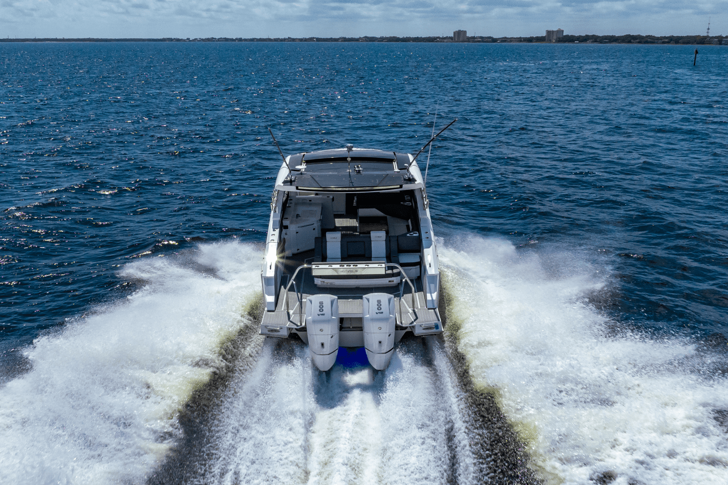 2024 Cruisers Yachts 42 GLS Outboard Image Thumbnail #13