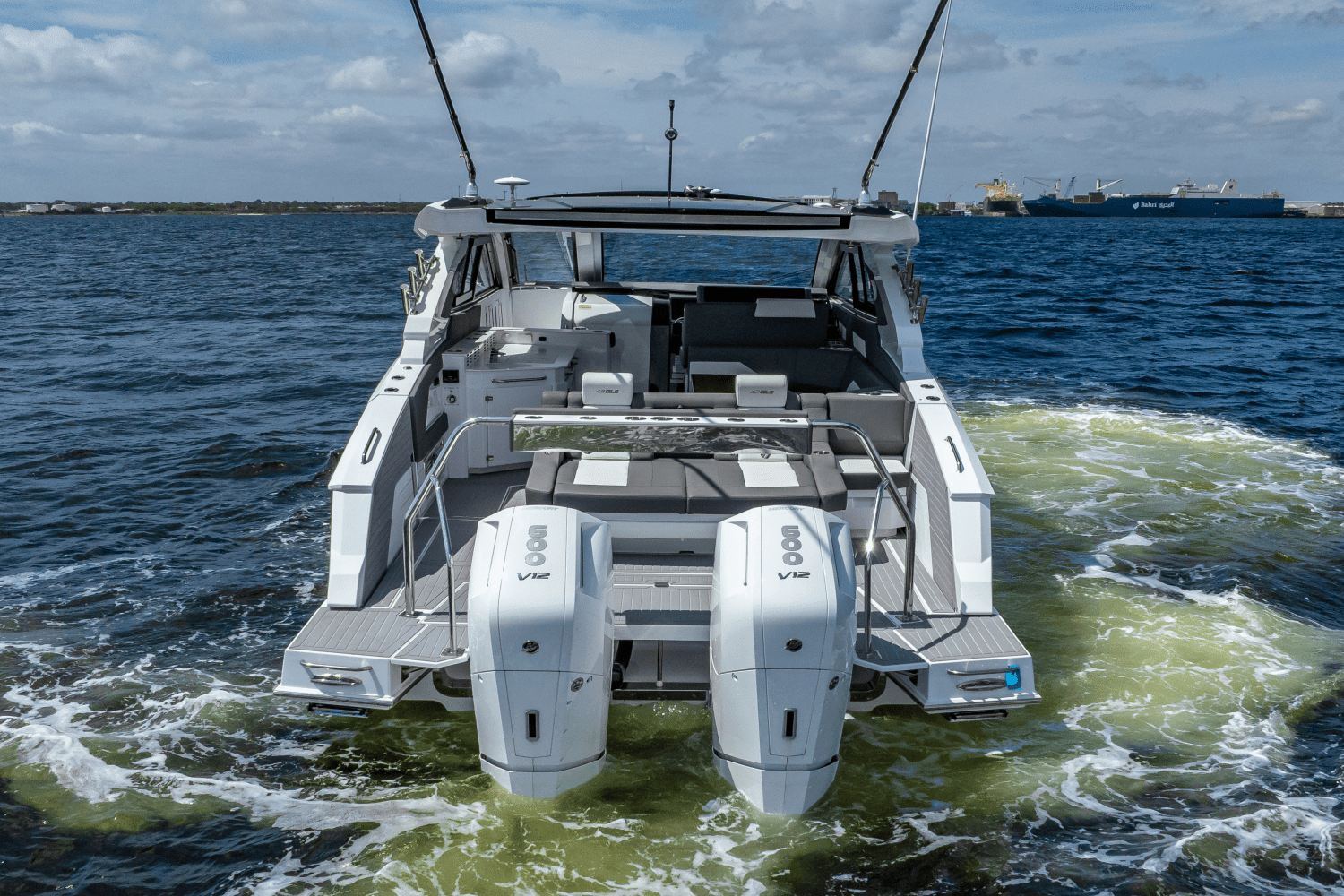2024 Cruisers Yachts 42 GLS Outboard Image Thumbnail #16