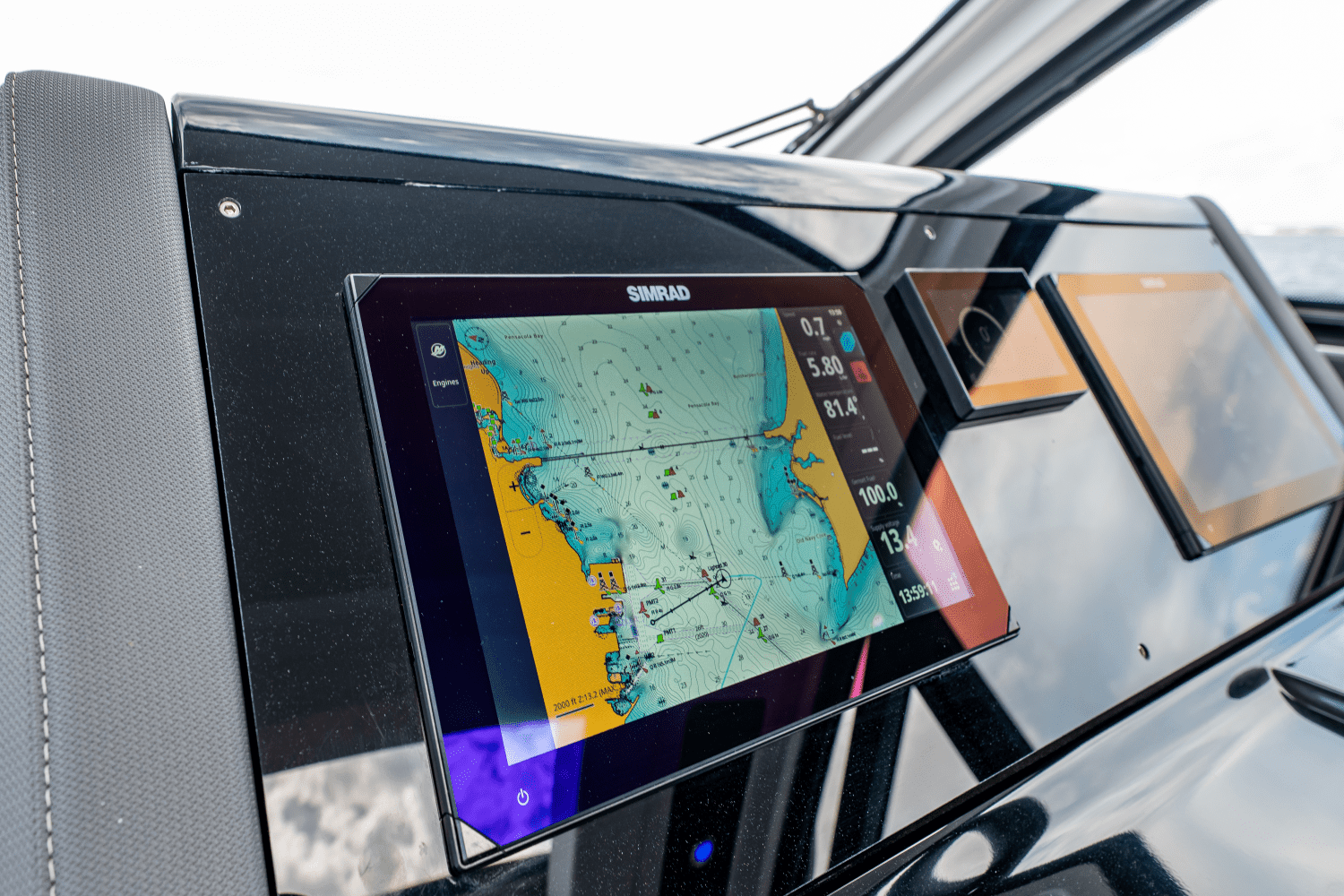 2024 Cruisers Yachts 42 GLS Outboard Image Thumbnail #57
