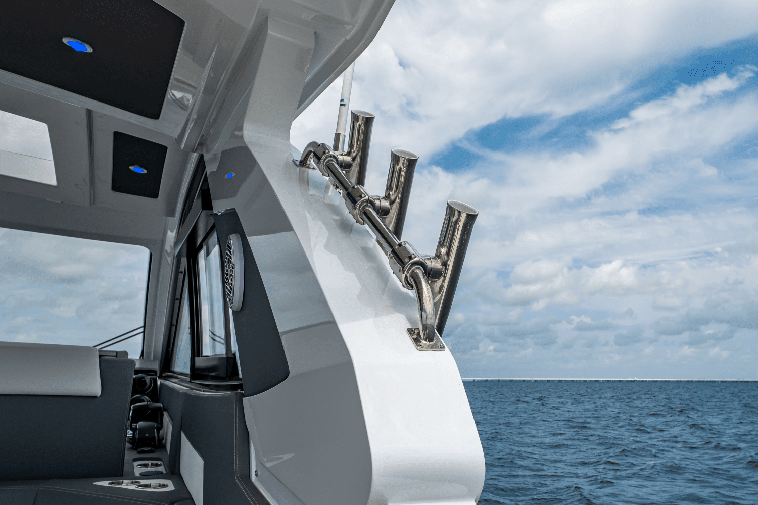 2024 Cruisers Yachts 42 GLS Outboard Image Thumbnail #44