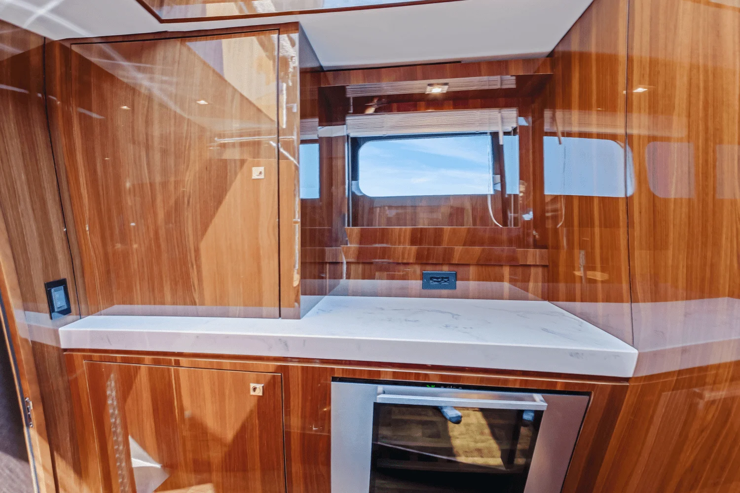 2022 Cruisers Yachts
                                                             60 Cantius Image Thumbnail #37