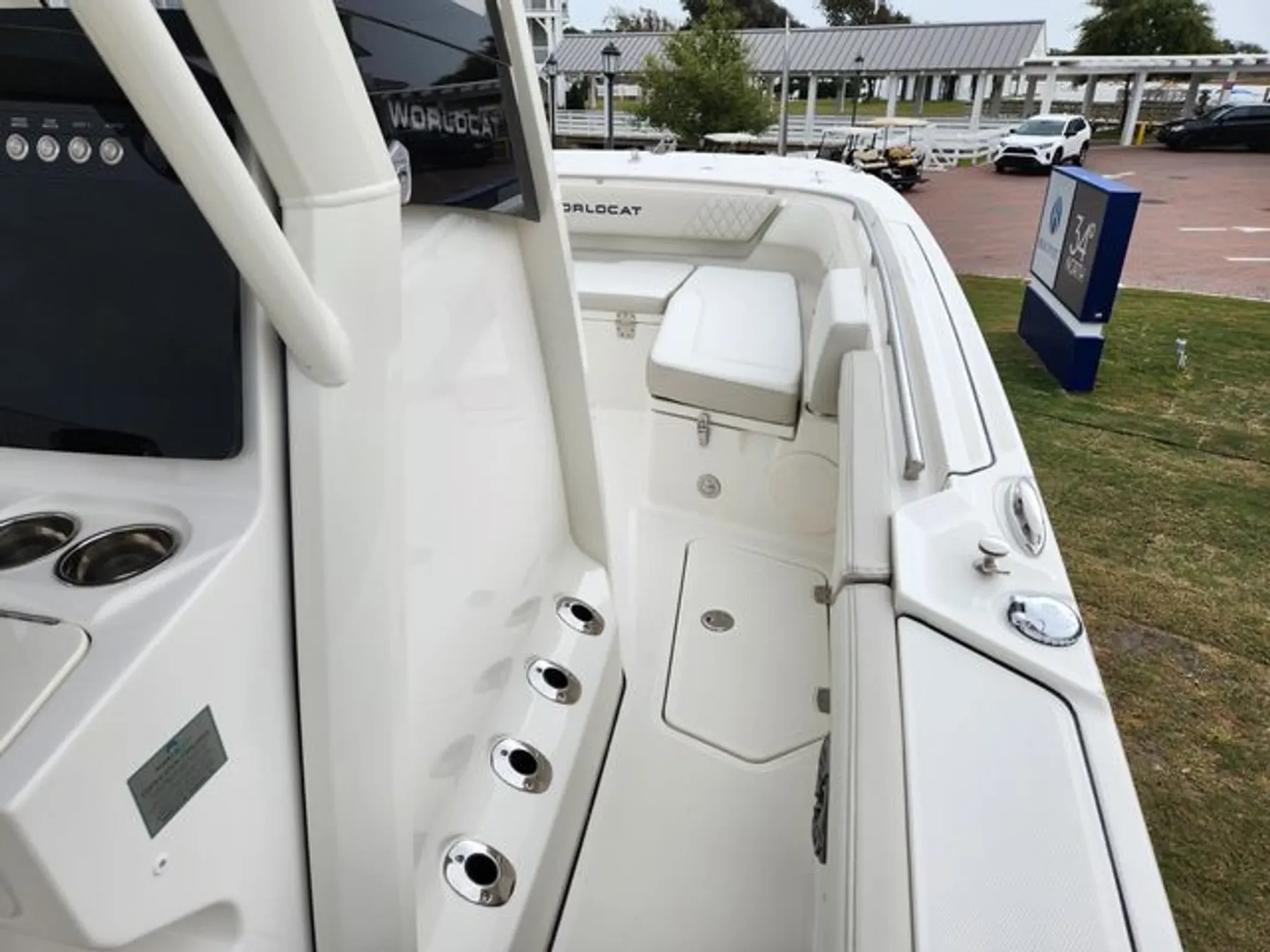 2023 World Cat 260CC Image Thumbnail #13