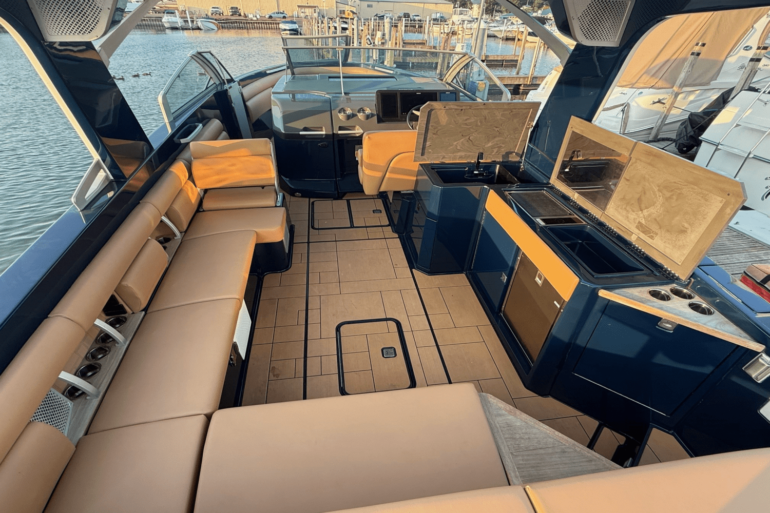 2023 Aviara AV36 Outboard Image Thumbnail #7