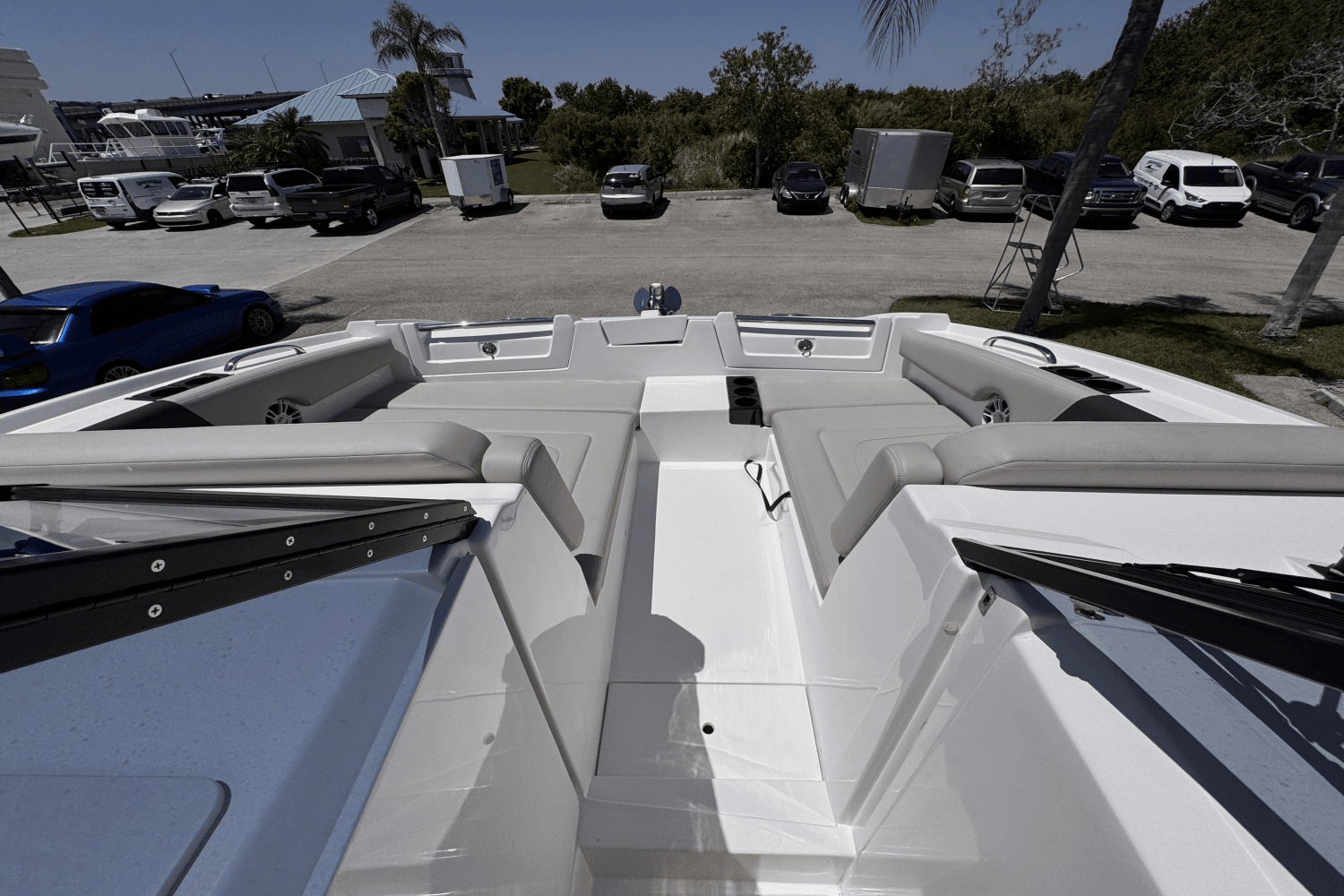 2025 Aquila 32 Image Thumbnail #23
