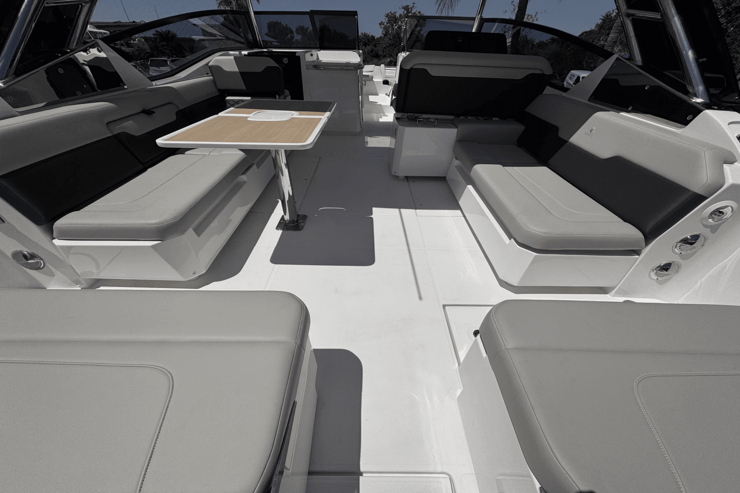 2025 Aquila 32 Image Thumbnail #9
