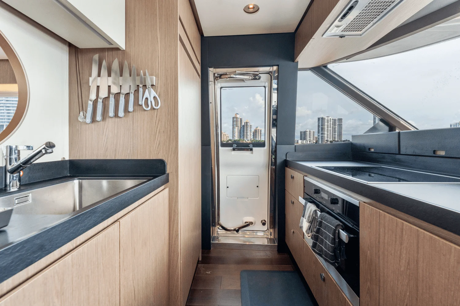 2022 Azimut
                                                             66 MAGELLANO Image Thumbnail #39